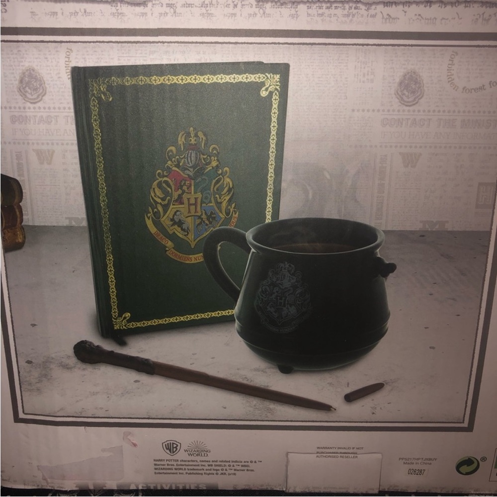 NIB Harry Potter 3 piece Gift Set (Notebook, Mug, Pen) - Picture 5 of 7